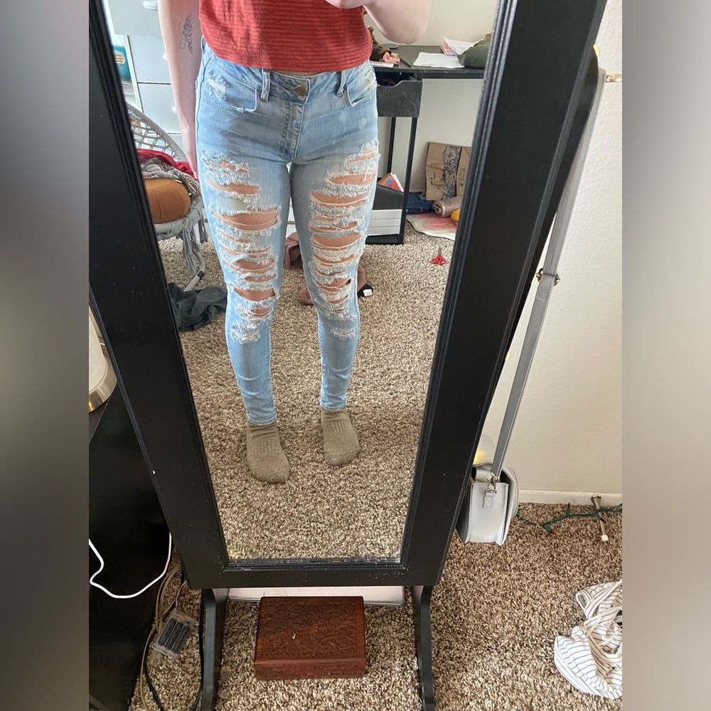 High-rise light wash American Eagle stretchy jeans